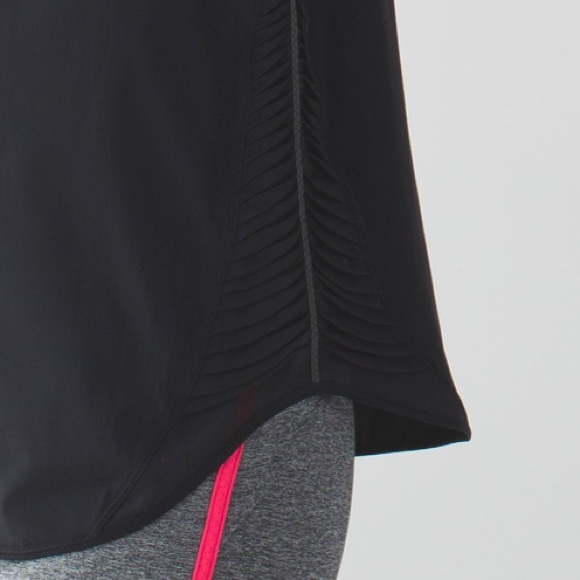 Lululemon Making Moves Tank - Picture 3 of 8